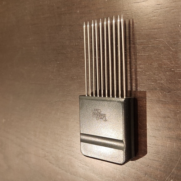 The Pampered Chef Hold 'N Slice, NIB - Picture 7 of 12